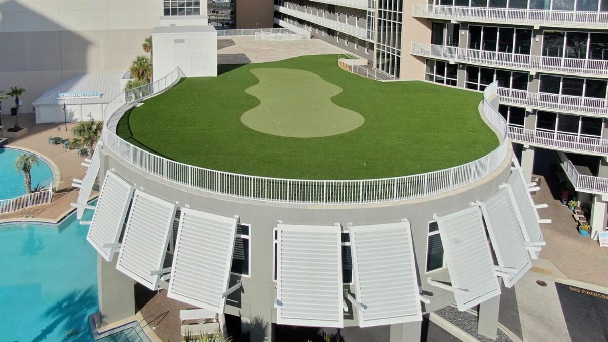 Penthouse At Laketown Wharf In Pcb! 2132