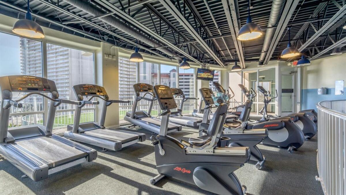 Apartment Penthouse At Laketown Wharf In Pcb! 2132 Panama City Beach