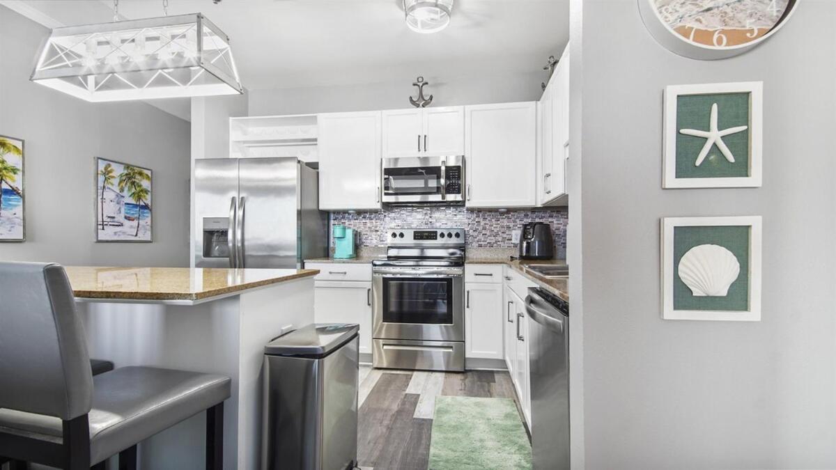 Penthouse At Laketown Wharf In Pcb! 2132 * Panama City Beach