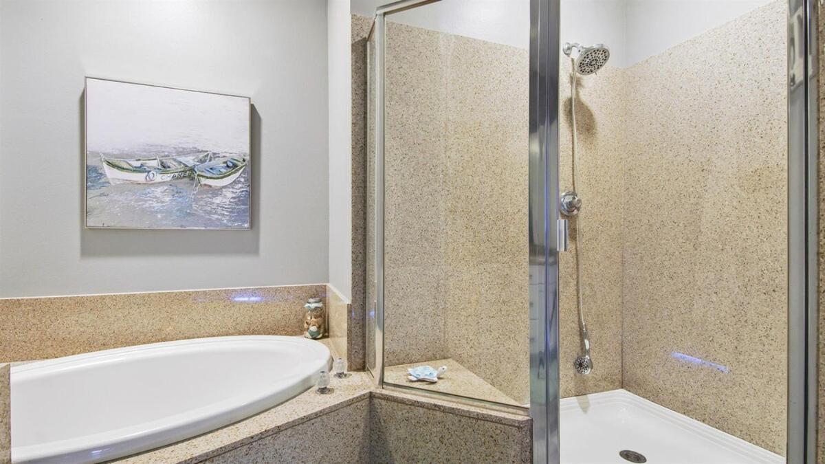 Penthouse At Laketown Wharf In Pcb! 2132