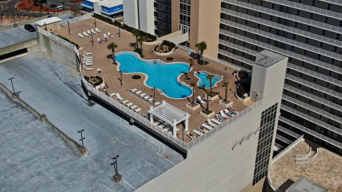 Penthouse At Laketown Wharf In Pcb! 2132 Apartment