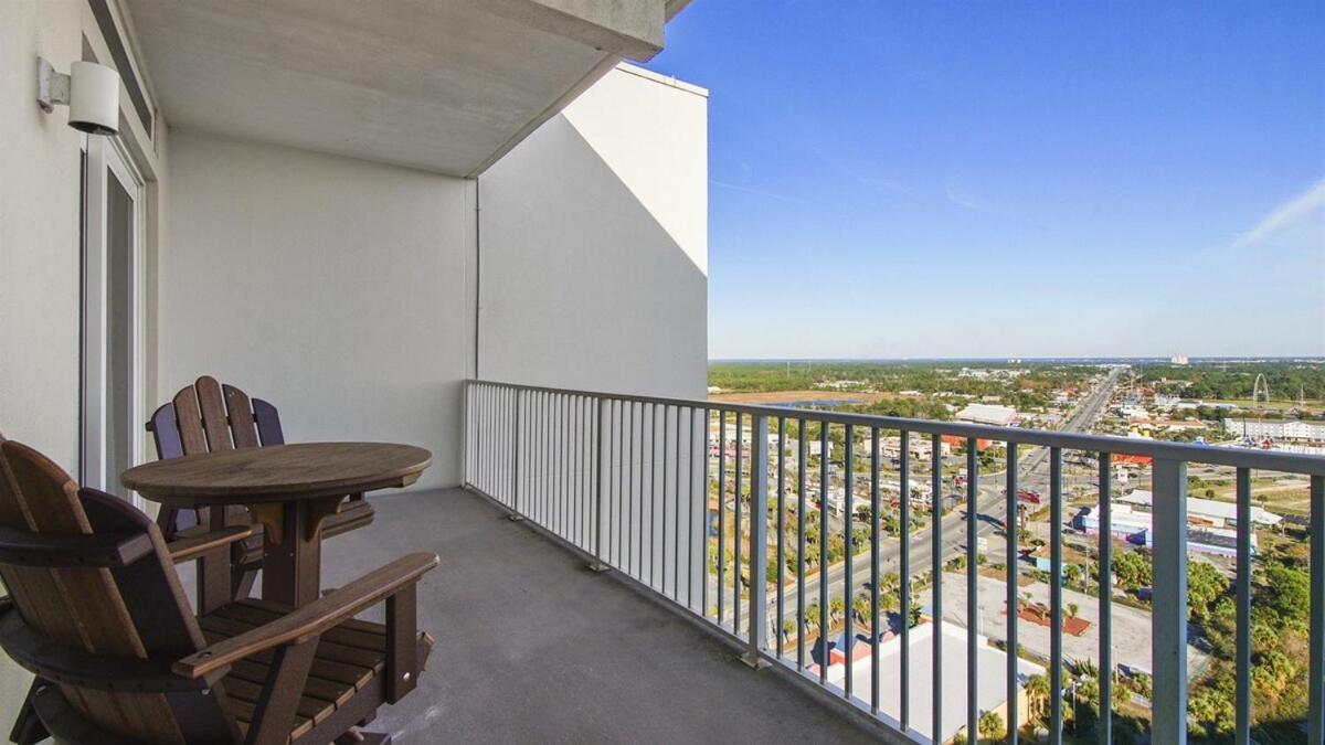 Apartment Penthouse At Laketown Wharf In Pcb! 2132 *