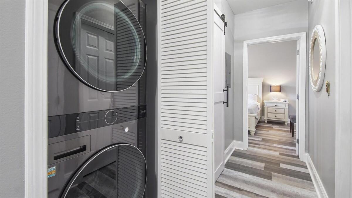 Penthouse At Laketown Wharf In Pcb! 2132