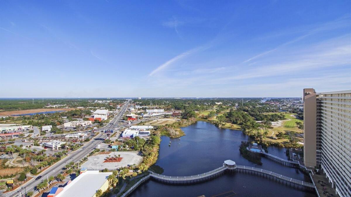 Penthouse At Laketown Wharf In Pcb! 2132 Apartment